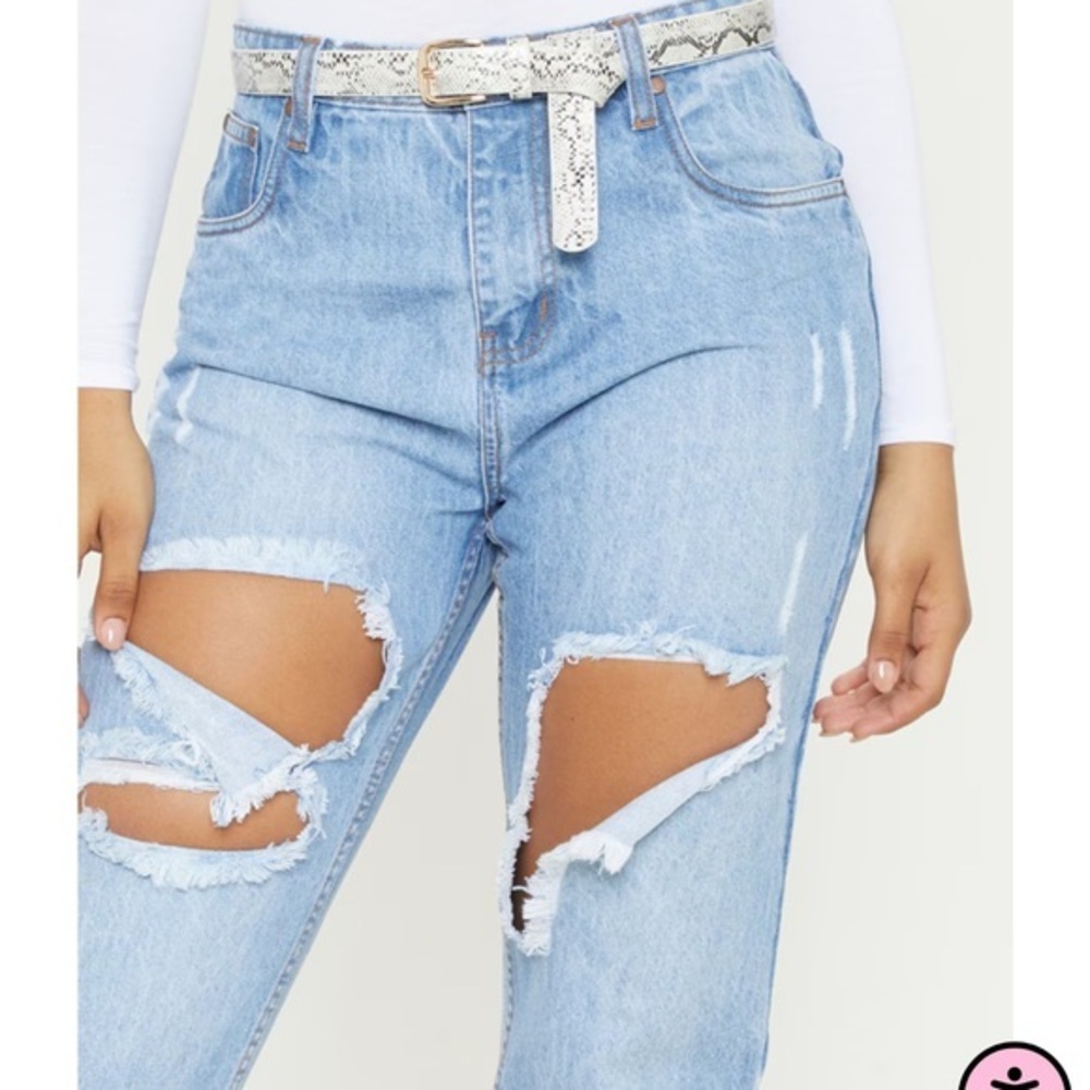 PrettyLittleThing Distressed Frayed Hem Jeans NWT